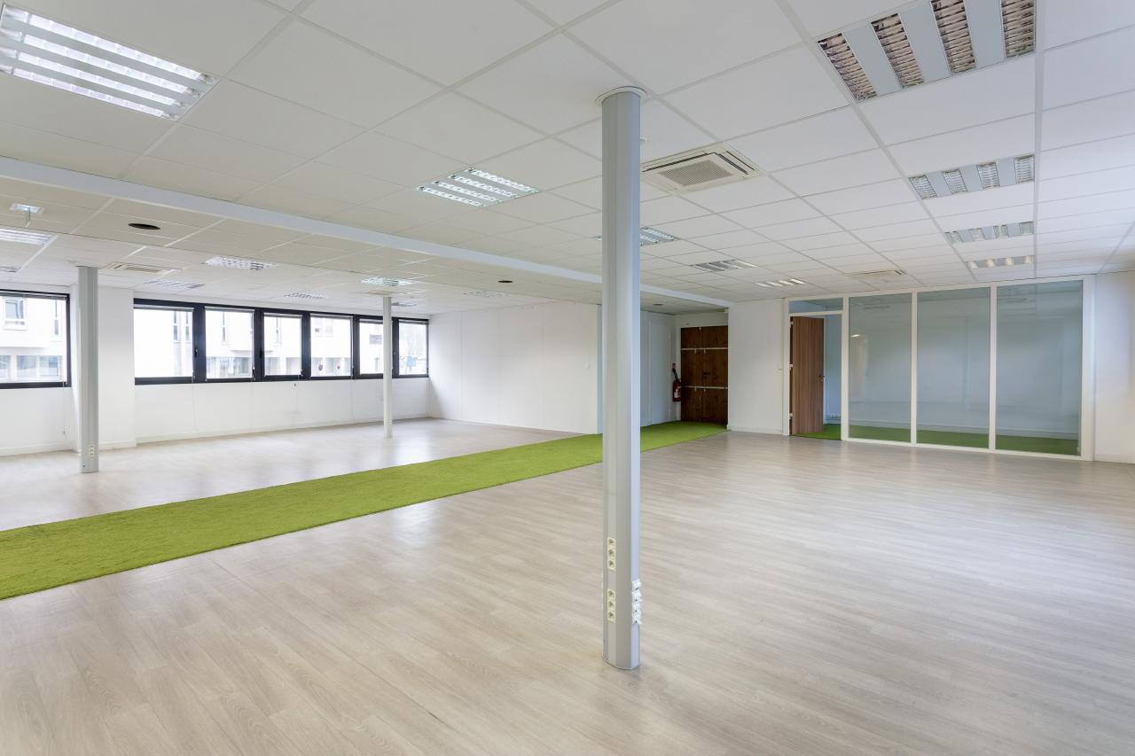 Bureau Pantin 787m² Location bureau Pantin Seine-Saint-Denis OLBUR2427701 0